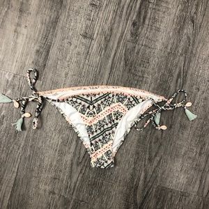 Victoria’s Secret pattered swim bottom